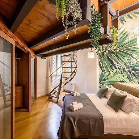 Ab - Via Del Carro 11 *