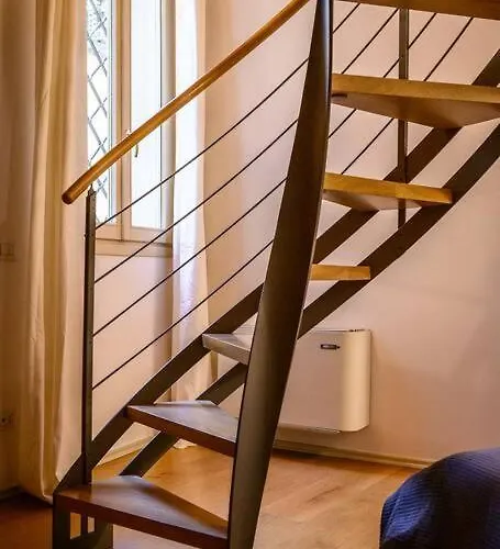 Ab - Via Del Carro 11 *