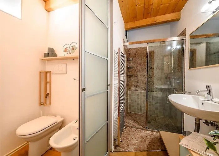 Ab - Via Del Carro 11 *