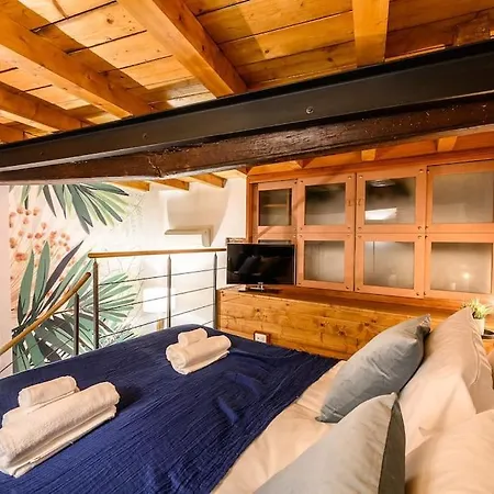 Ab - Via Del Carro 11 *