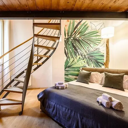 Ab - Via Del Carro 11 *