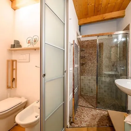 Ab Plus - Via Del Carro 11 *